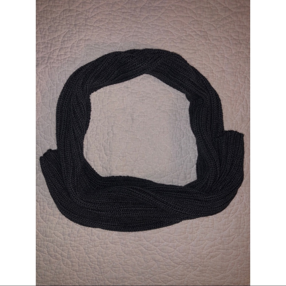 H&M Grey knit scarf